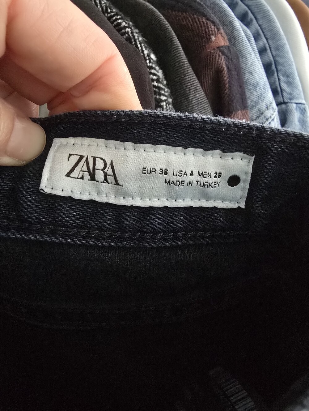 Zara High Rise Jeans - Picture 2 of 4